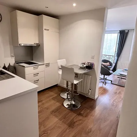 Charmant Apartment In Monmartre Parigi Esterno foto
