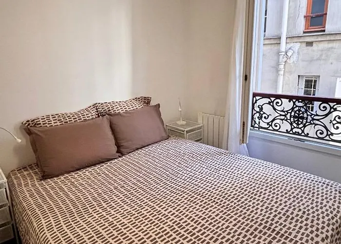 Charmant Apartment In Monmartre
